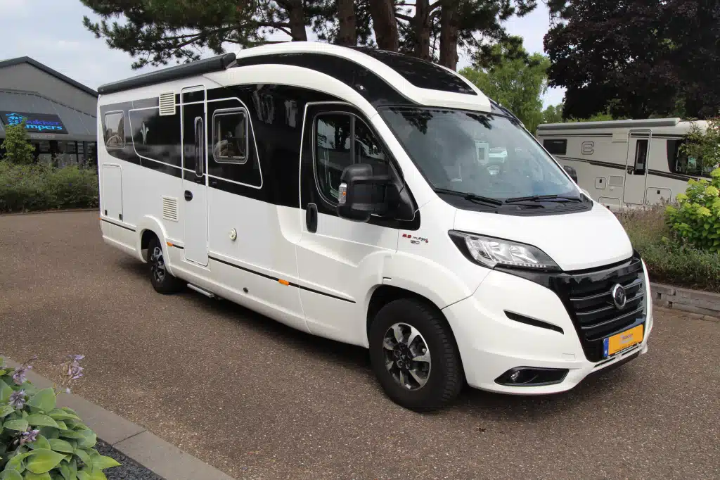 Niesmann camper in Elburg