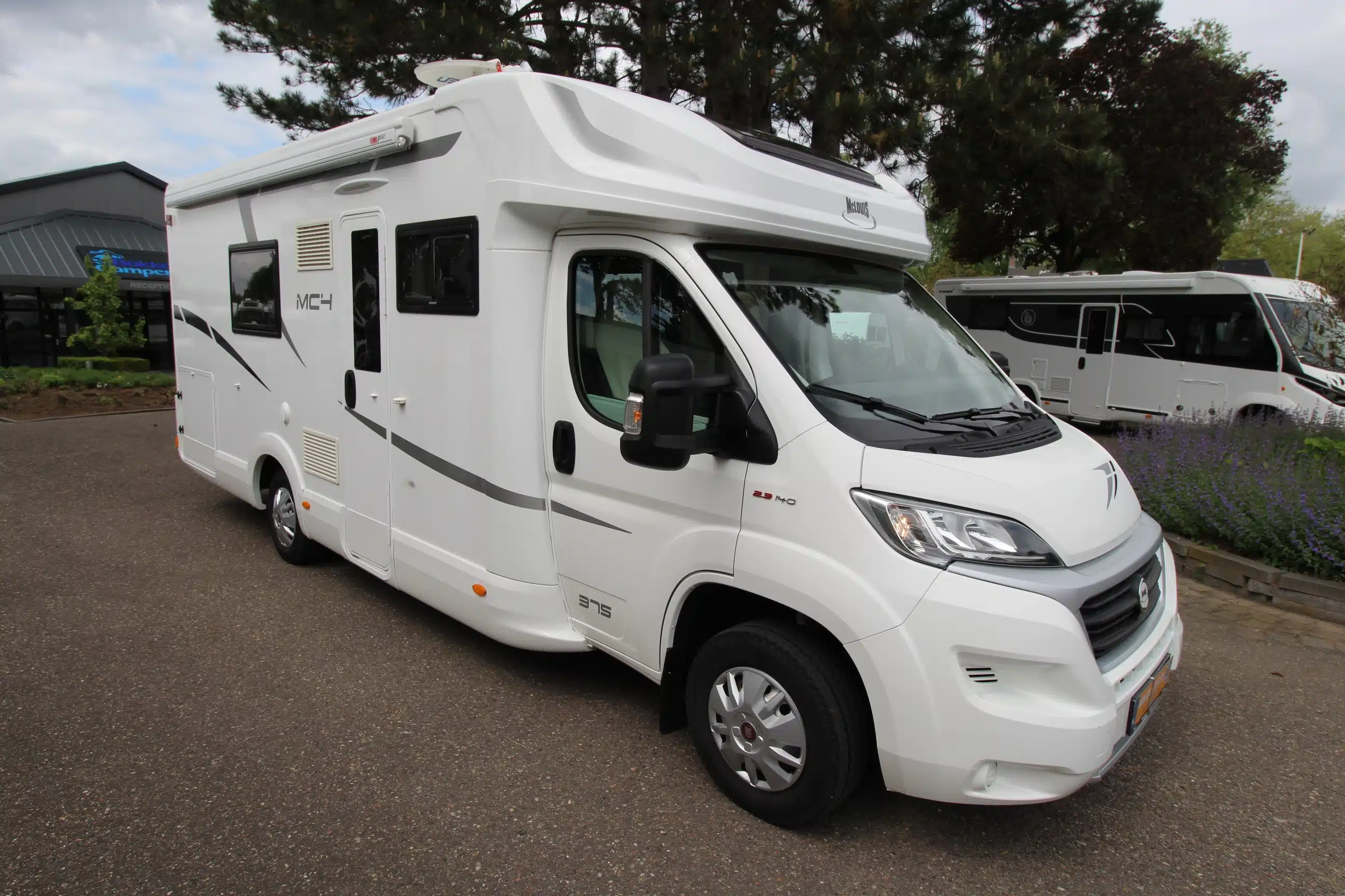 MC Louis camper kopen