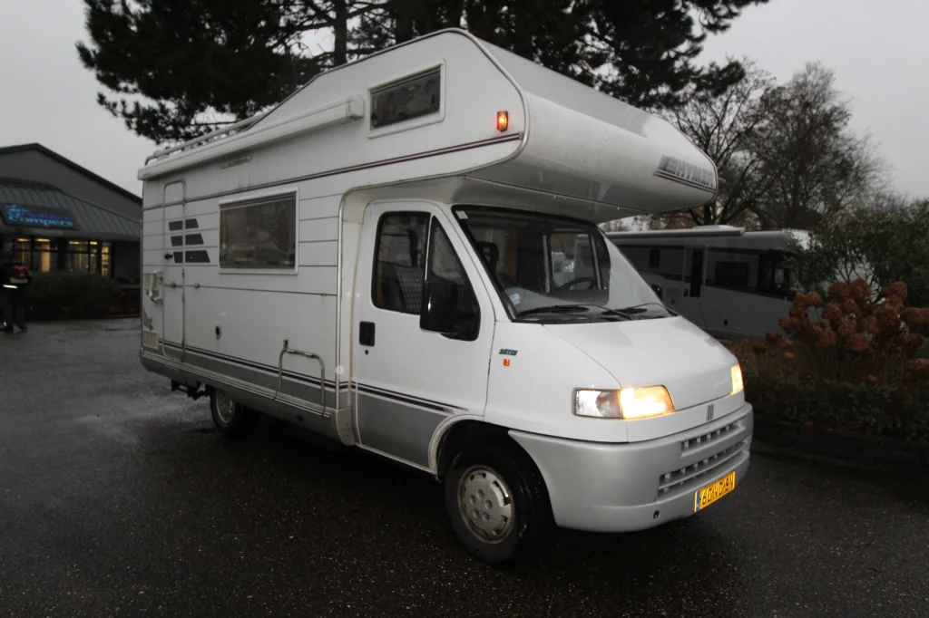 Adria Alkoof Camper