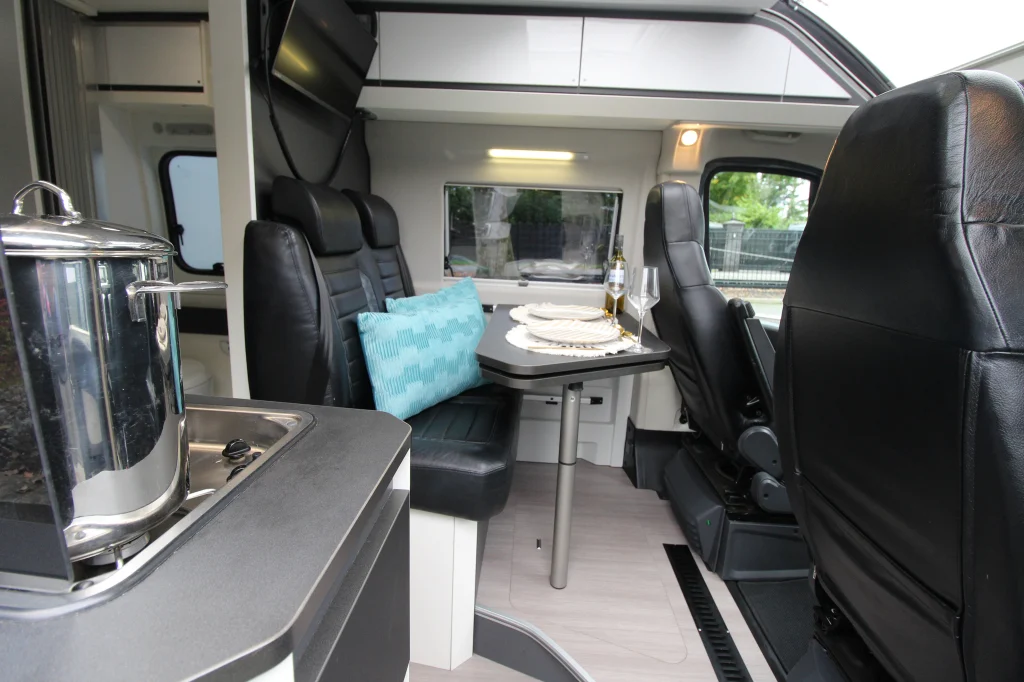 Adria Twin 640 SLB Supreme interieur
