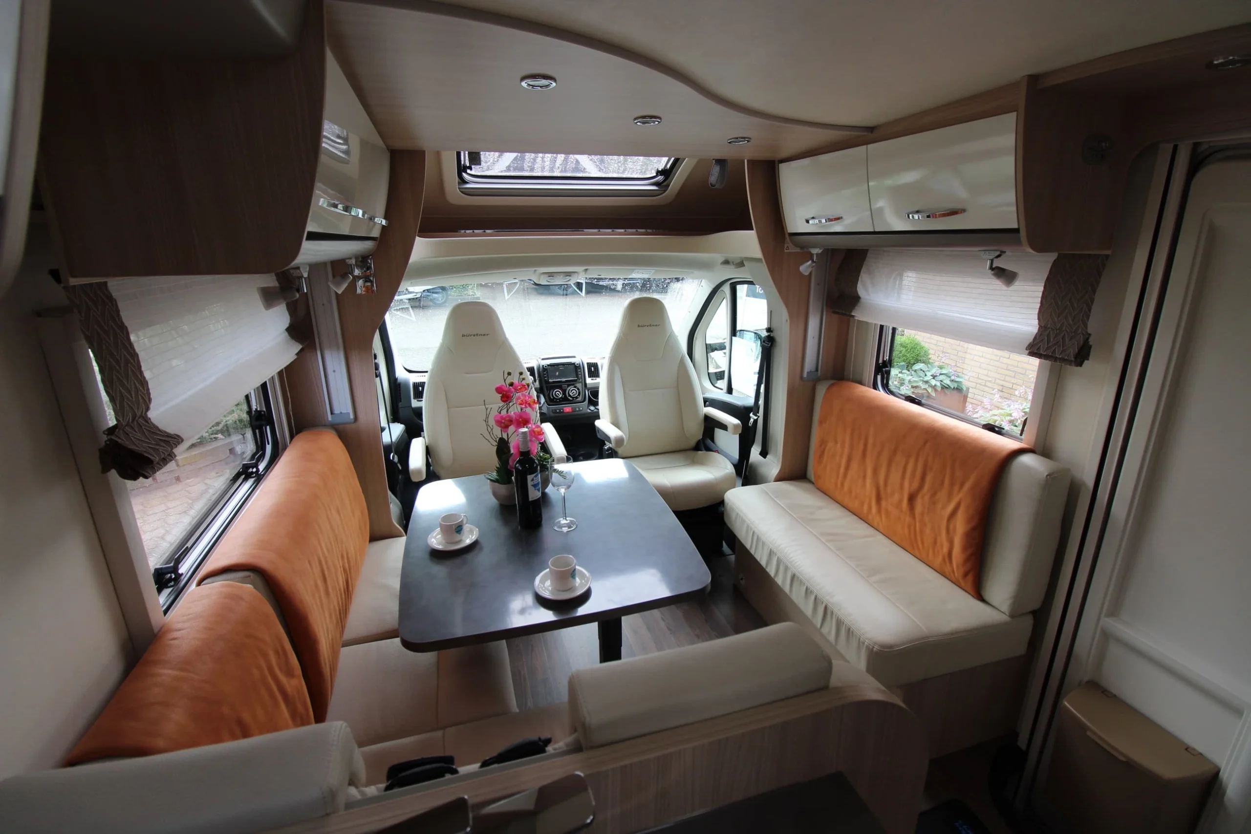 Interieur bekijken camper kopen
