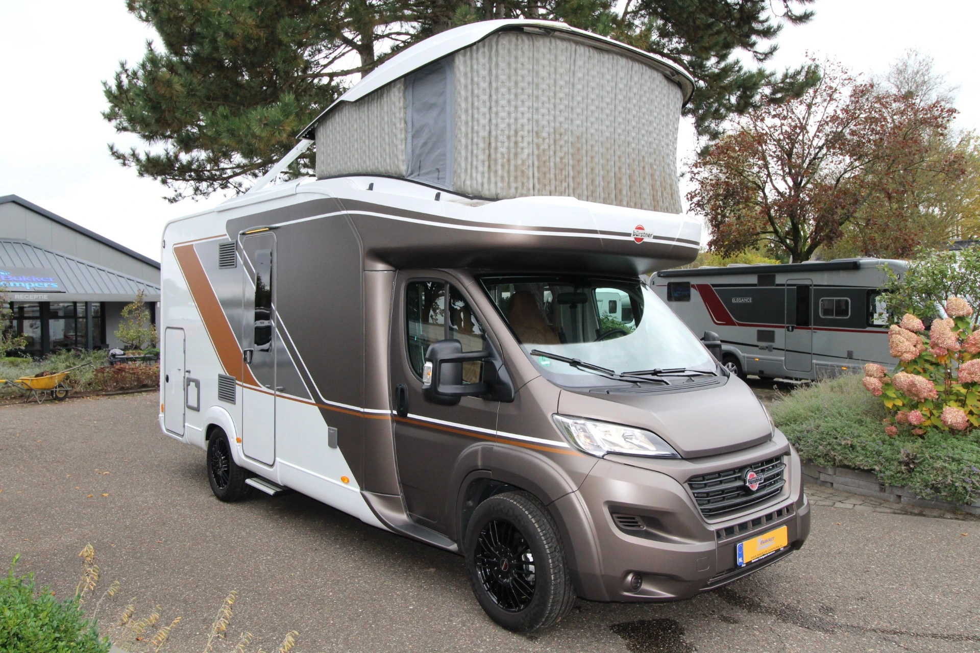 Burstner Camper met Hefdak