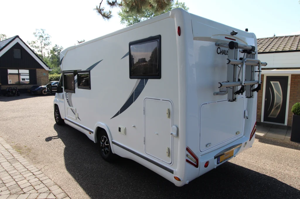 Camper met fietsendrager