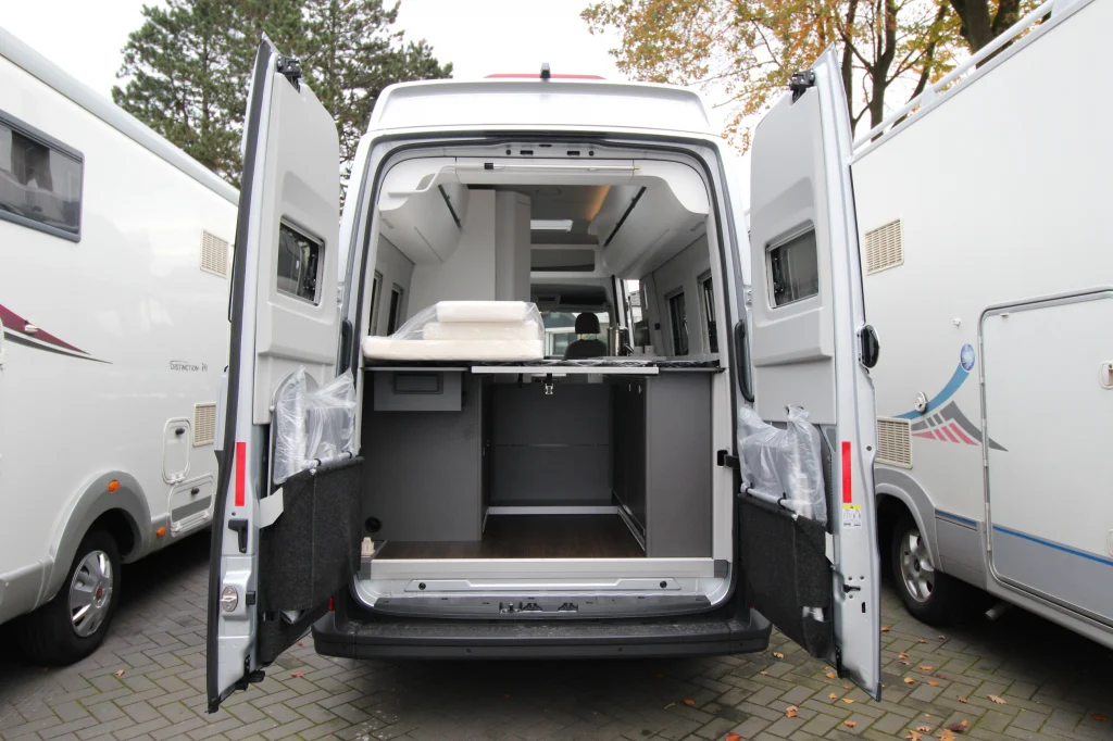 Interieur buscamper achterzijde