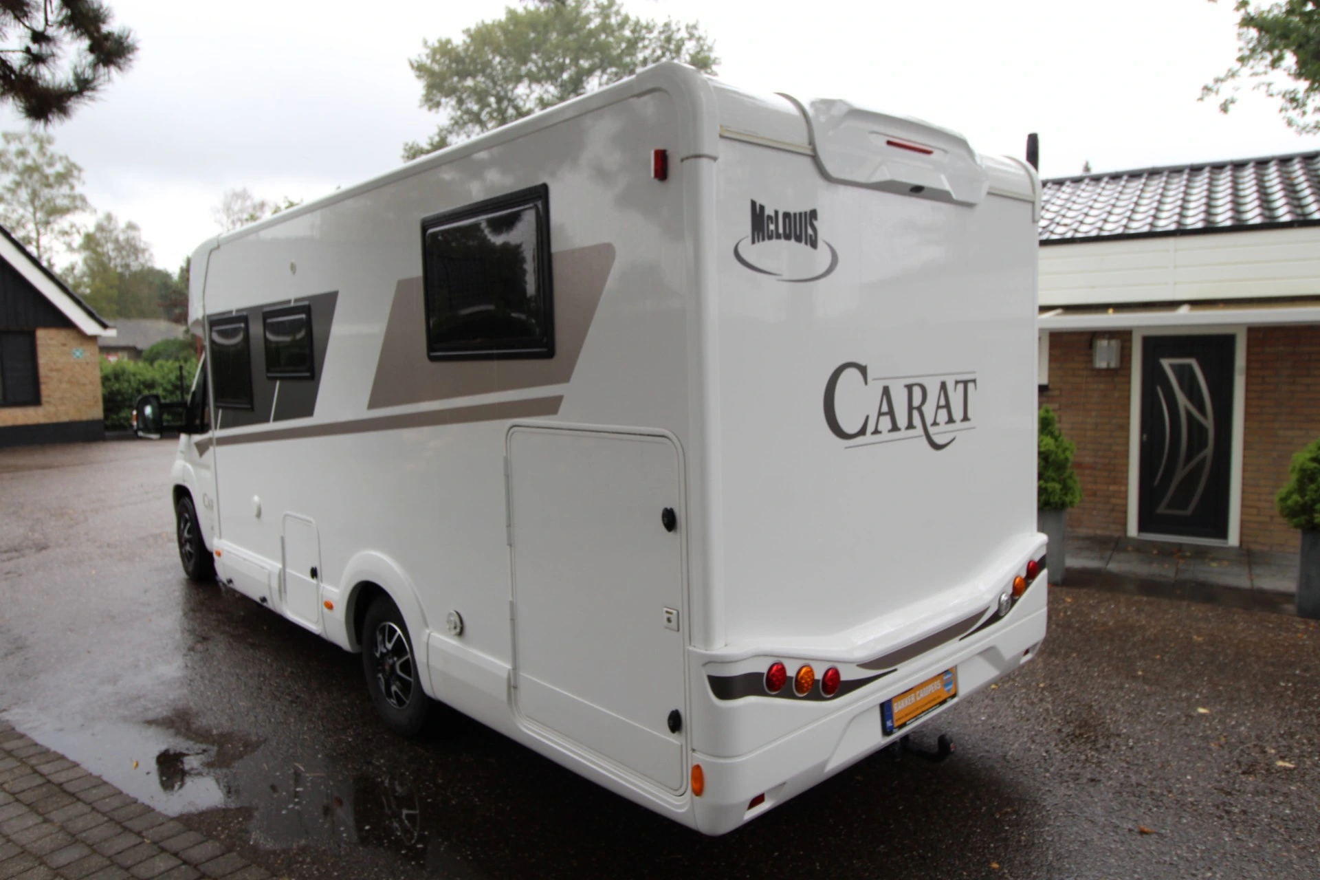 MC Louis camper achterzijde Carat