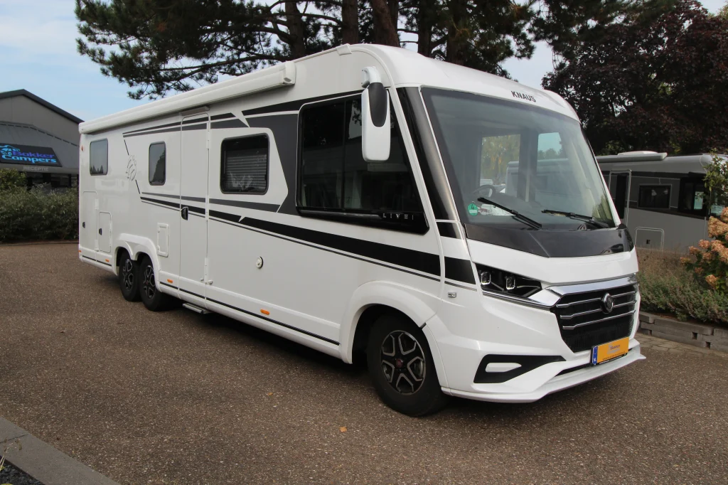 Knaus  Live i900